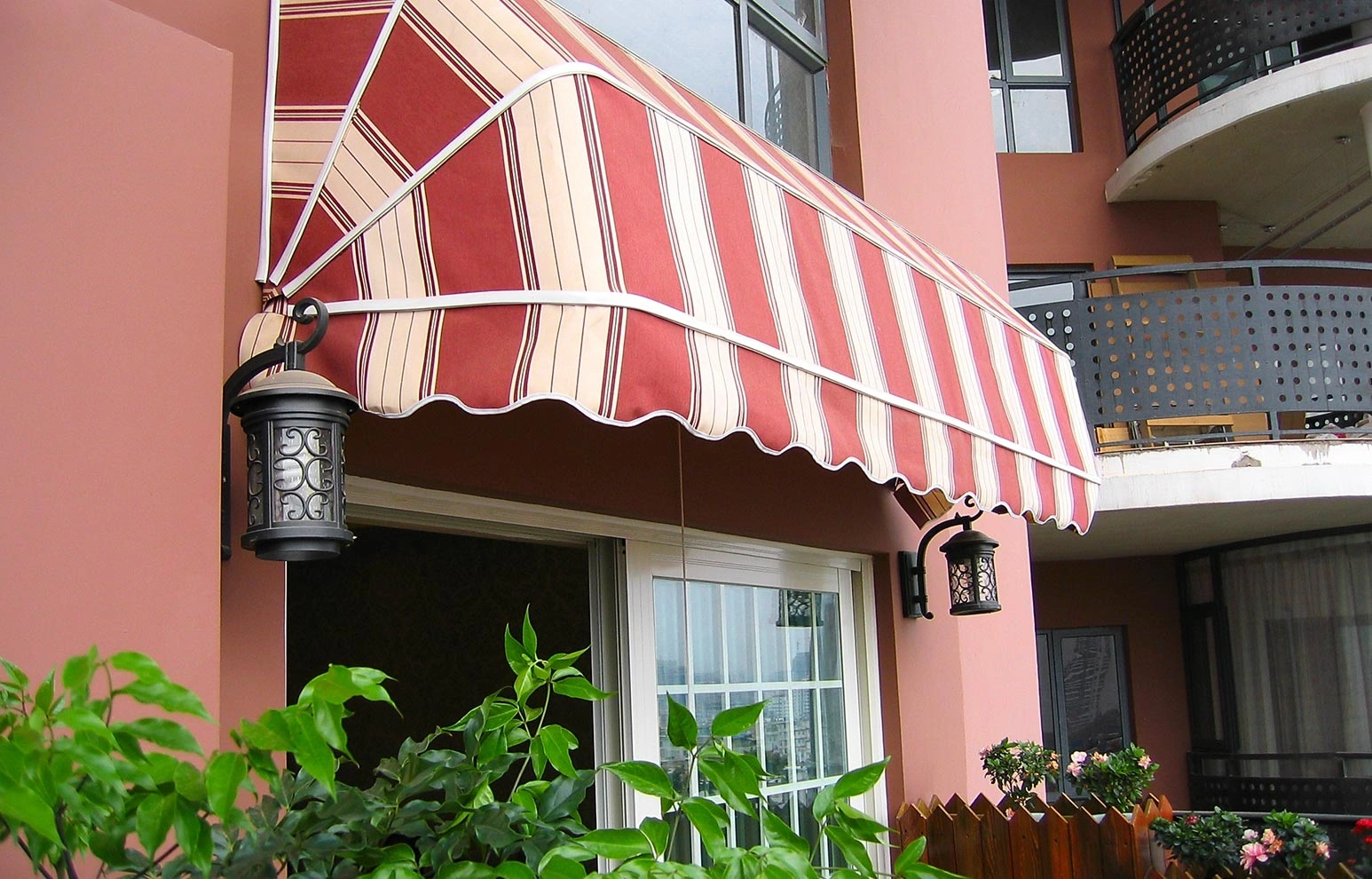 Hooded awnings