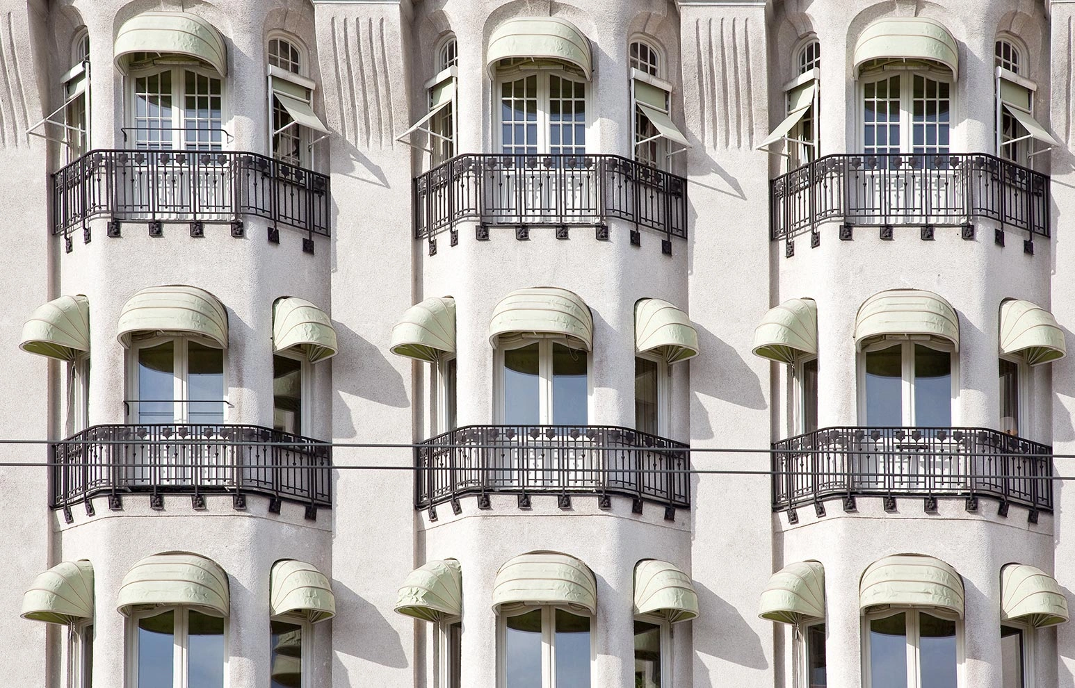 Dutch Canopy Awnings