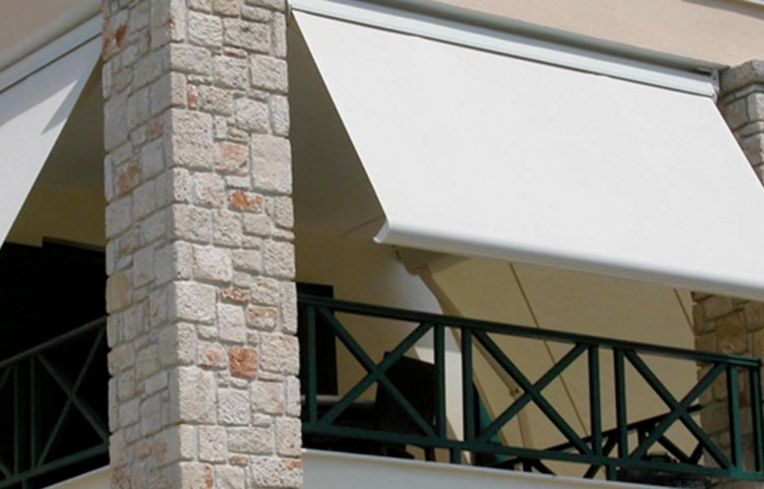 Retractable Waterproof Awnings